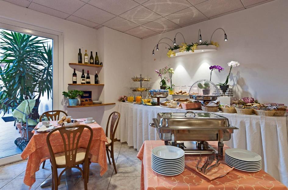 Hotel Prestige Lido di Camaiore Zewnętrze zdjęcie