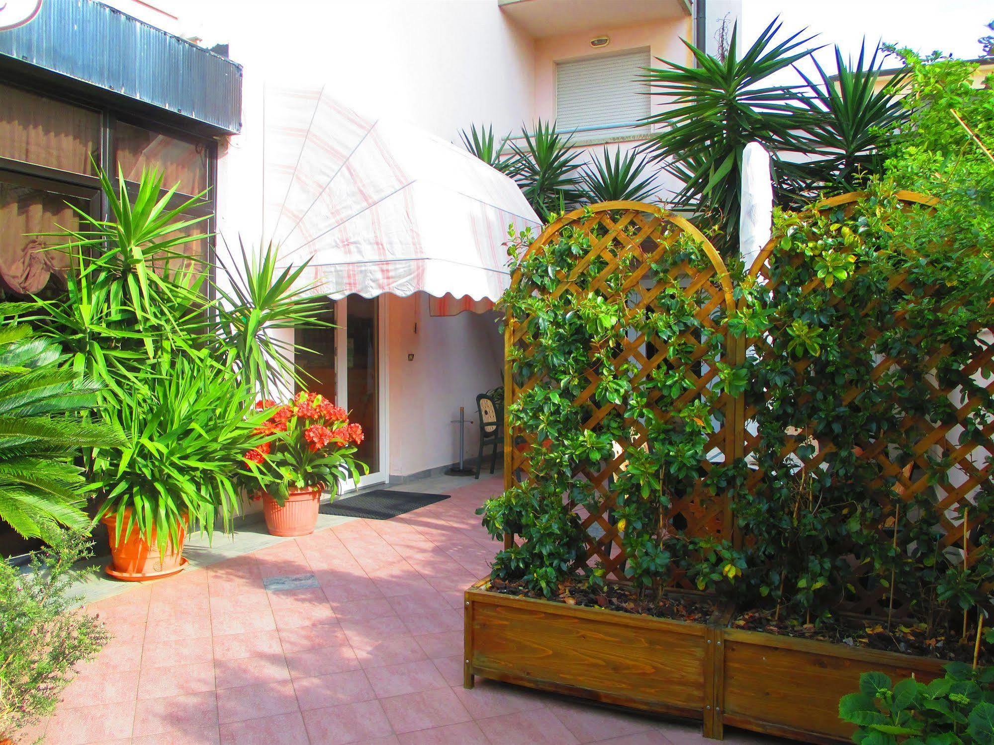 Hotel Prestige Lido di Camaiore Zewnętrze zdjęcie