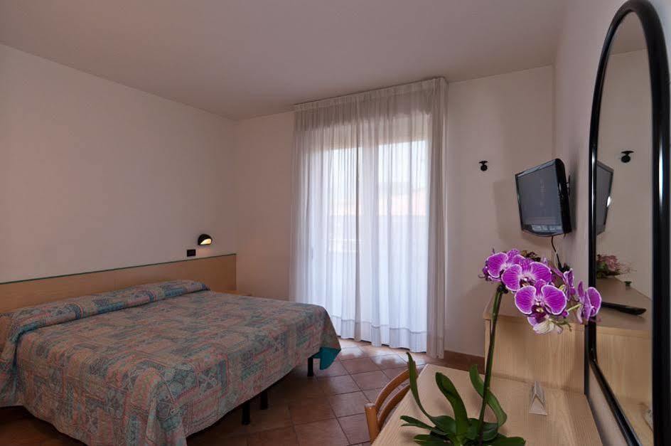 Hotel Prestige Lido di Camaiore Zewnętrze zdjęcie